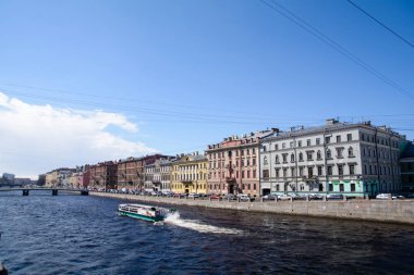 Binalar, sokaklar, köprüler, nehirler ve kanallar St. Petersburg, Rusya'nın görünümü.