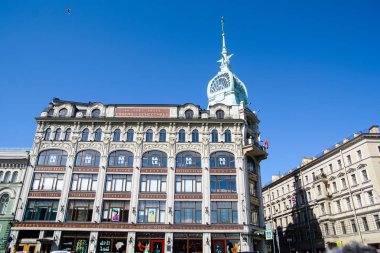 Binalar, sokaklar, köprüler, nehirler ve kanallar St. Petersburg, Rusya'nın görünümü.
