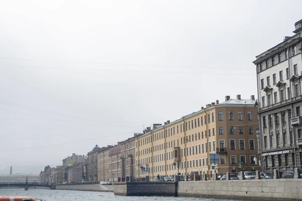 Binalar, sokaklar, köprüler, nehirler ve kanallar St. Petersburg, Rusya'nın görünümü. — Stok fotoğraf