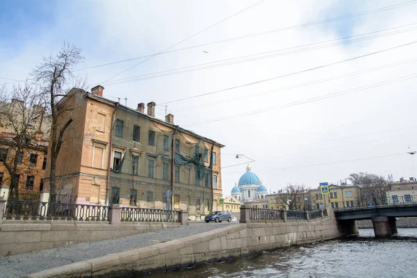 Binalar, sokaklar, köprüler, nehirler ve kanallar St. Petersburg, Rusya'nın görünümü. — Stok fotoğraf