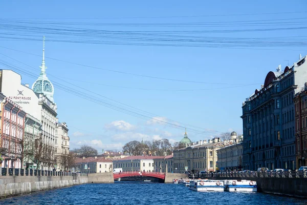 Binalar, sokaklar, köprüler, nehirler ve kanallar St. Petersburg, Rusya'nın görünümü. — Stok fotoğraf