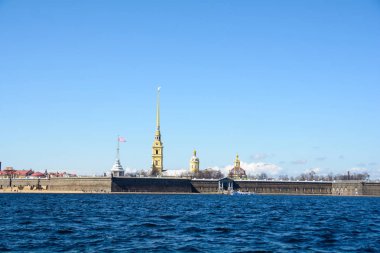 Binalar, sokaklar, köprüler, nehirler ve kanallar St. Petersburg, Rusya'nın görünümü.