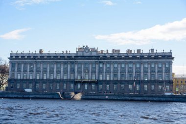 Binalar, sokaklar, köprüler, nehirler ve kanallar St. Petersburg, Rusya'nın görünümü.