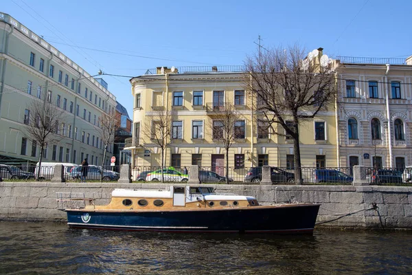 Vue des bâtiments, rues, ponts, rivières et canaux de Saint-Pétersbourg, Russie . — Photo