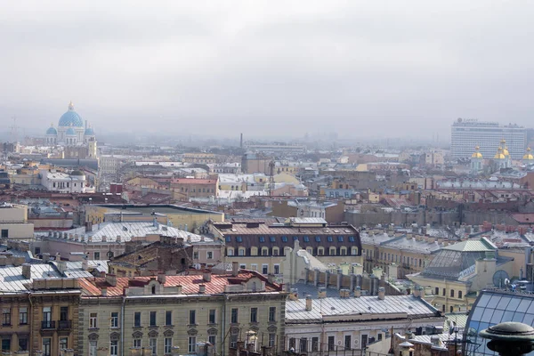 Binalar, sokaklar, köprüler, nehirler ve kanallar St. Petersburg, Rusya'nın görünümü. — Stok fotoğraf