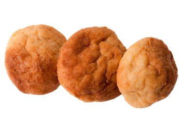 beyaz arkaplanda izole edilmiş peynirli krep