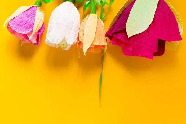 Flores de papel ondulado — Fotografia de Stock