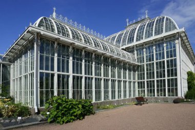 Helsinki, Finlandiya, 27 Haziran 2018: Helsinki Üniversitesi Botanik Bahçesi Helsinki Kaisaniemi adlı. 1889 yılında inşa Palm House.
