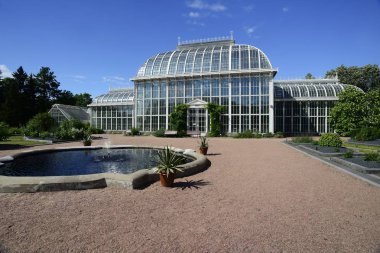 Helsinki, Finlandiya, 27 Haziran 2018: Helsinki Üniversitesi Botanik Bahçesi Helsinki Kaisaniemi adlı. 1889 yılında inşa Palm House.