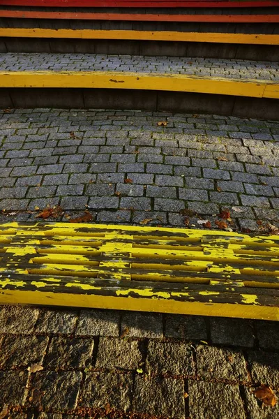 Brightly Painted Wooden Benches Park — Stock Photo, Image