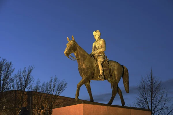 Helsinki, Finlandia - 6 de diciembre de 2018: El monumento al Mariscal —  Fotos de Stock