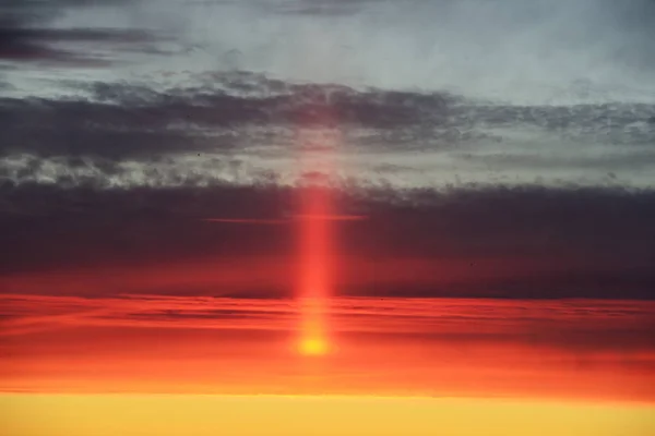 Prachtige zonsondergang in juni in Noord-Europa — Stockfoto