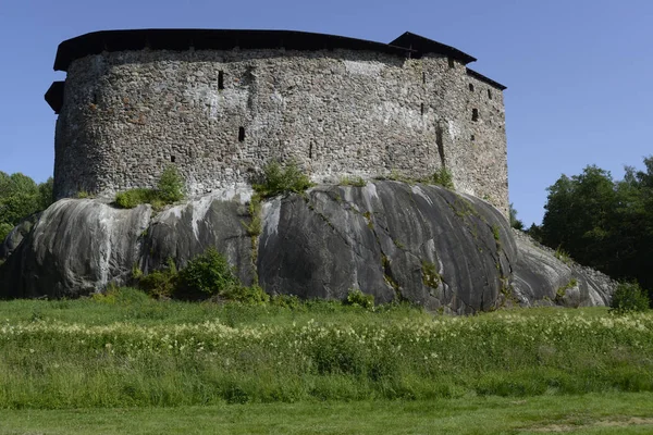 中世纪拉塞堡城堡在芬兰的岩石上 — 图库照片