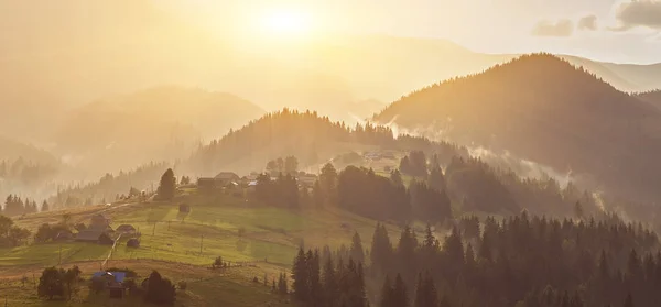 Dešťové Mraky Vrchol Hory Přírodní Krajina — Stock fotografie