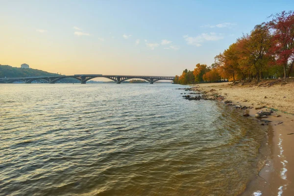 Ponte Della Metropolitana Attraverso Fiume Dnieper Kiev Treno Della Metropolitana — Foto Stock