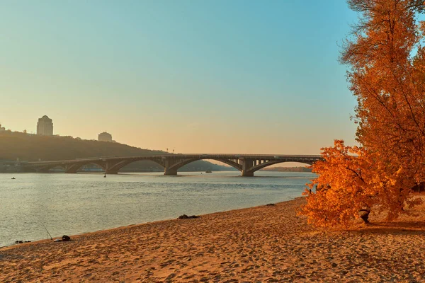 Ponte Della Metropolitana Attraverso Fiume Dnieper Kiev Treno Della Metropolitana — Foto Stock