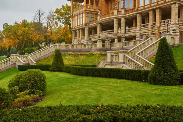 Schönes Haus Nationalpark Der Ukraine Die Ehemalige Residenz Des Präsidenten — Stockfoto
