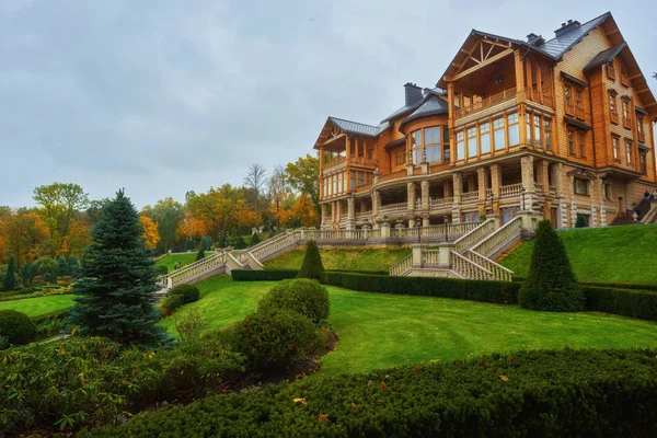Hermosa Casa Parque Nacional Ucrania Antigua Residencia Del Presidente Ucrania — Foto de Stock