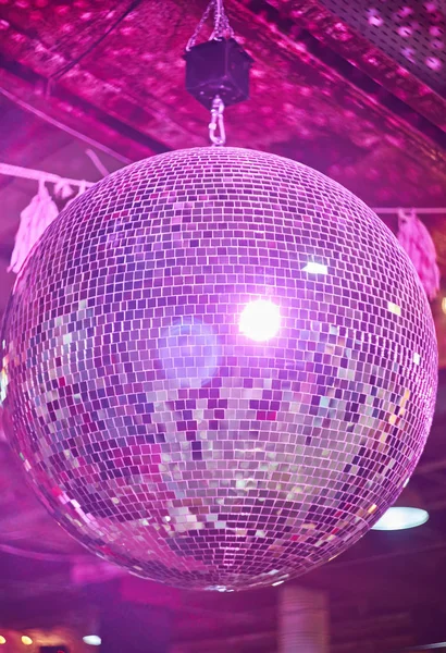 Disco Piłka Jasnymi Promieniami Noc Party Tło Zdjęcie — Zdjęcie stockowe