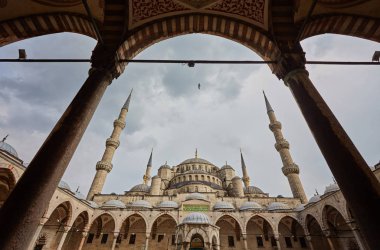 Istanbul, Türkiye'de Sultan bir güzel yaz günü Ahmed Camii Sultanahmet Camii