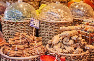 Türkiye, İstanbul ve Baharat Pazarı Türk baharatları satılık