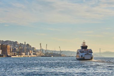 Istanbul ve yolcu feribot için görüntüleyin. Nehir Boğaziçi'nin. Türkiye