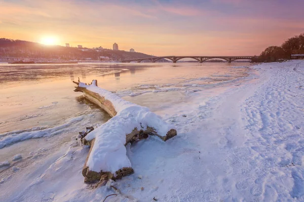 Puesta Sol Brillante Sobre Río Dnieper Invierno —  Fotos de Stock