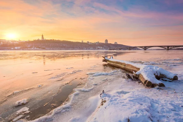 Puesta Sol Brillante Sobre Río Dnieper Invierno —  Fotos de Stock