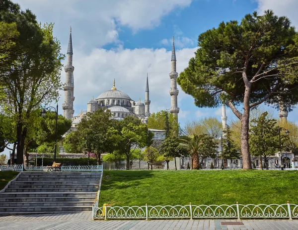 Blue Mosque Background Blue Sky Clear Day Istanbul Turkey — Stock Photo, Image