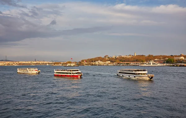 Détroit Bosphore Avec Ferry Boats Coucher Soleil Istanbul Turquie — Photo