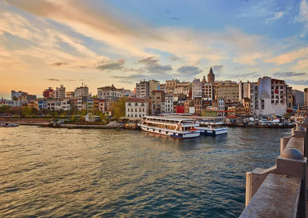 Istambul Pôr Sol Dramático Com Sol — Fotografia de Stock