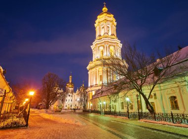 Gece çan kulesi Kiev pechersk Lavra