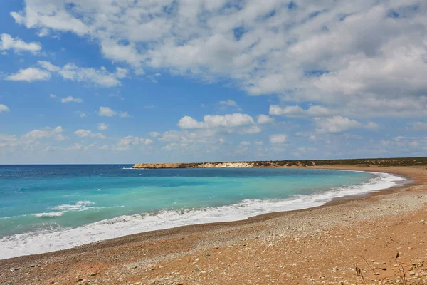 Wunderschöner Wilder Strand Mit Klarem Türkisfarbenem Wasser Und Wellen Lara — Stockfoto