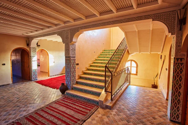 All'interno della tradizionale casa araba, Marocco — Foto Stock