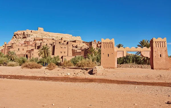 Kasbah Ait Ben Haddou sulle montagne dell'Atlante del Marocco. Patrimonio Mondiale UNESCO dal 1987 . — Foto Stock