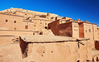 Kasbah AIT Ben Haddou Fas çölünde dar sokaklarında