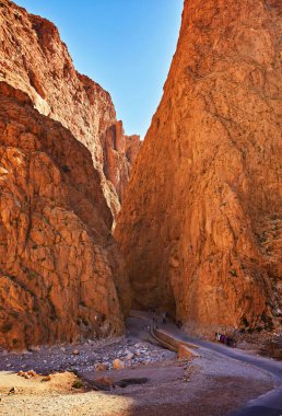 Todgha Gorge veya Gorges du Toudra Fas Tinerhir town yakınındaki bir Kanyon içinde yüksek Atlas Dağları olduğunu