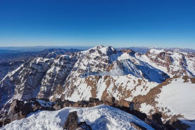 Toubkal Milli Parkı, Atlas Dağları ve Kuzey Afrika'da, iz panoramik trekking tepe katiyen 4,167m en yüksek olduğu. Fas