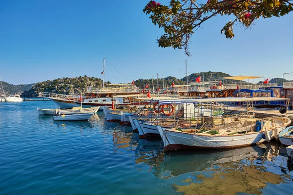 Muelle Barcos Estacionamiento Marítimo Barcos Yates Kekova Una Ciudad Hundida — Foto de Stock