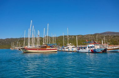 Yatlar Akdeniz'de yatak