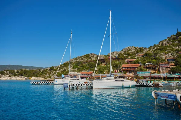 Gamla Staden Kekova Och Båt Med Turkiska Flaggan Antalya Turkiet — Stockfoto