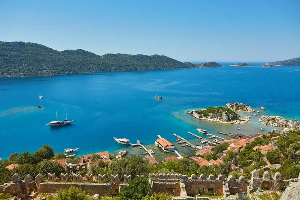 Kekova Adası ve Simena Kalesi, Kaş Antalya Türkiye Kaleköy doğal görünümünü.