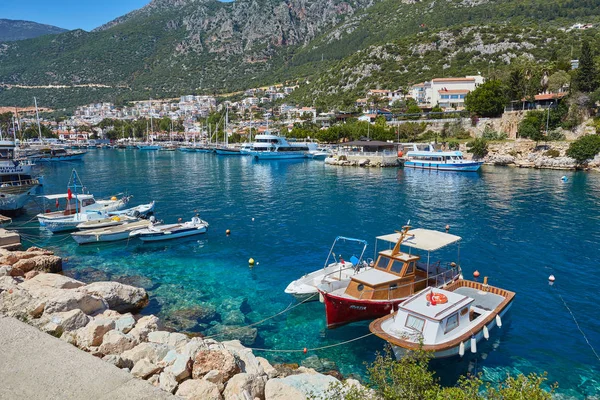 Yatlar Akdeniz'de yatak