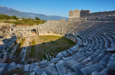 Letoon - tanrıça Leto Xanthos Antik Likya kenti yakınındaki kutsal kentindeki Amfitiyatro'da ak. Türkiye