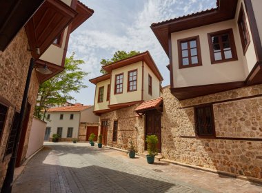 Eski şehir Kaleiçi - Antalya, Türkiye'nin sokaklarında.