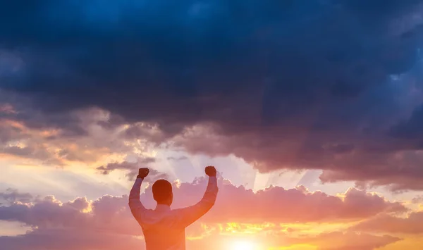 Young Businessman Green Field Sunset — Stock Photo, Image