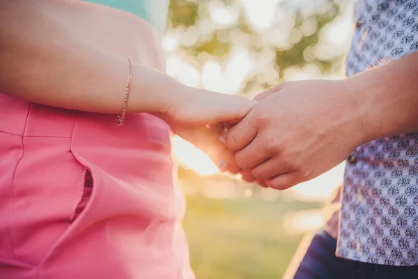 Junges Verliebtes Paar Attraktive Mann Und Frau Genießen Romantischen Abend — Stockfoto