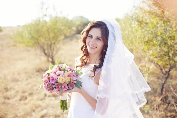 Belo Buquê Casamento Mãos Noiva — Fotografia de Stock