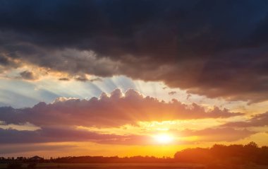dramatik gökyüzü günbatımı, bulut ile