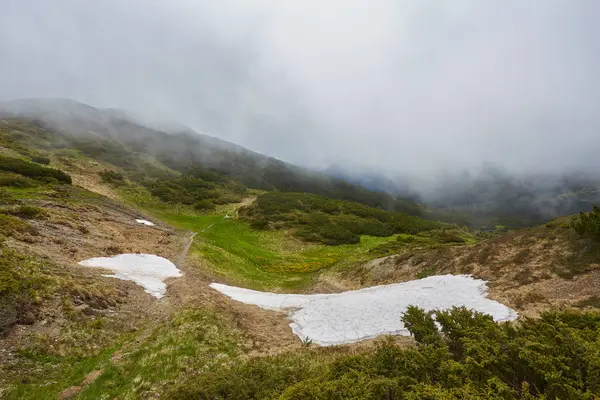 Landscape with rocky mountains — Stock Photo, Image